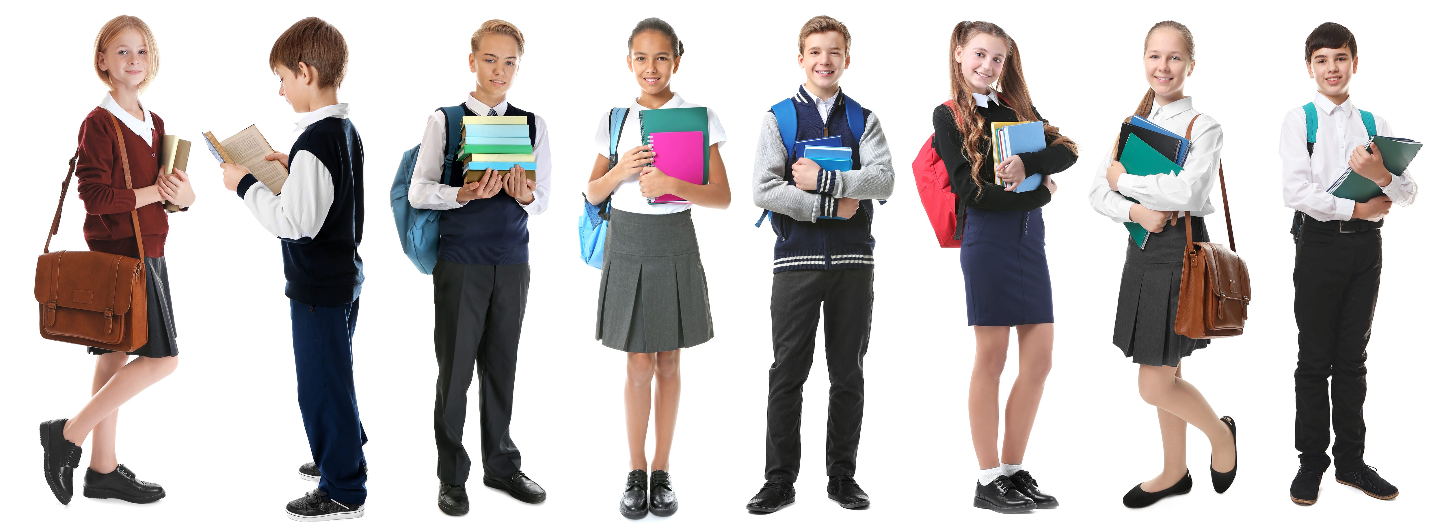 Estudiantes con uniformes escolares